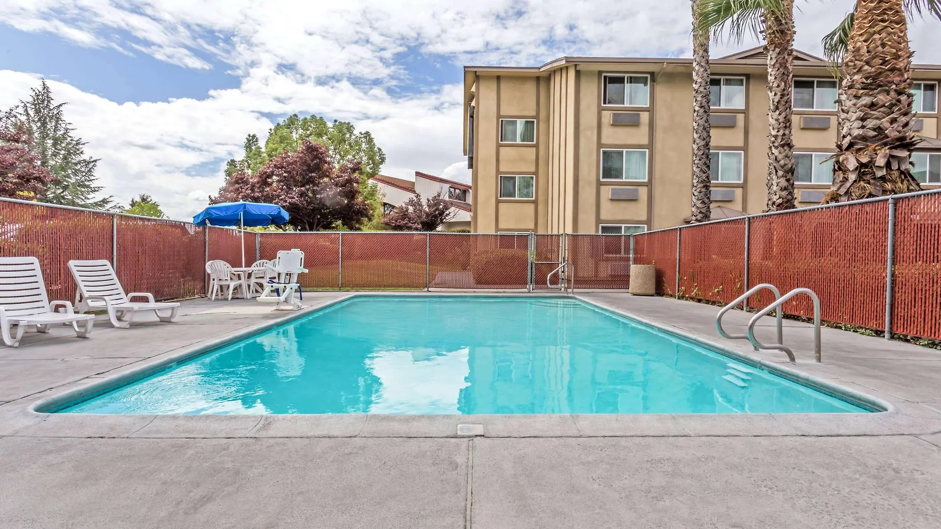 Super 8 By Wyndham Sacramento Hotel Carmichael 2*,